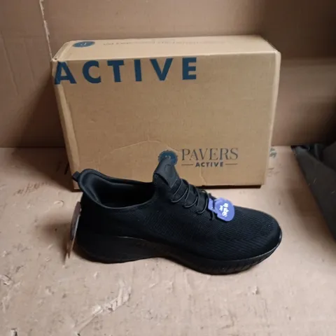 PAVERS ACTIVE BLACK TRAINERS – SIZE UK 9 