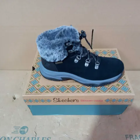 BOXED PAIR OF SKECHERS - SIZE 5.5