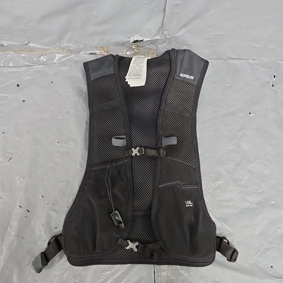 DECATHLON 5L TRAIL RUNNING BAG WITH 1L WATER BLADDER
