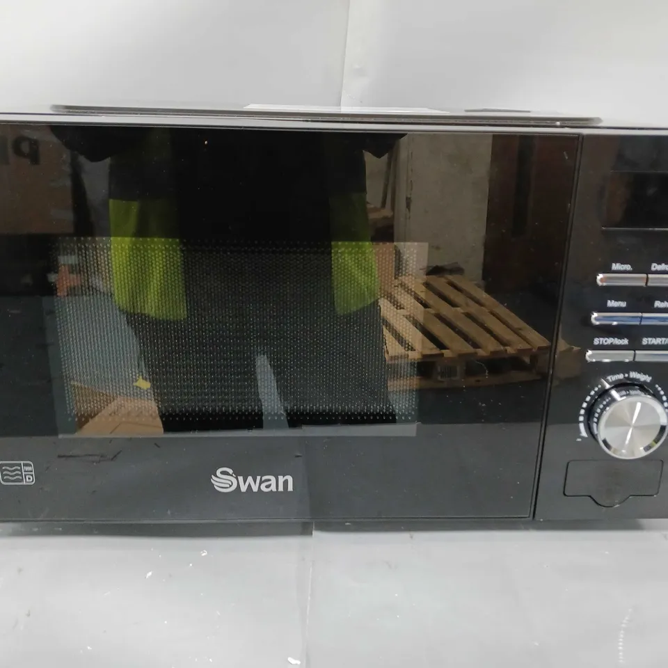 SWAN 20L 700W DIGITAL MICROWAVE RRP £64