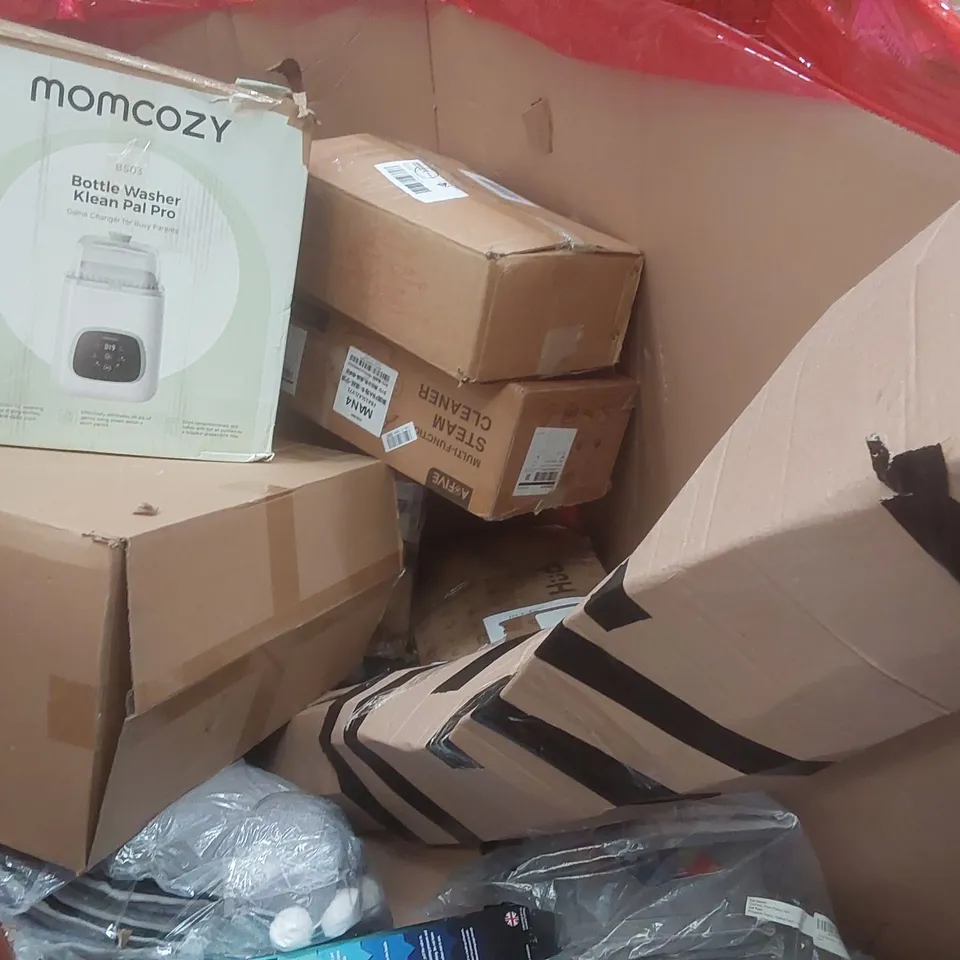PALLET CONTAINING A LARGE QUANTITY OF ASSORTED ITEMS INCLUDING: MOMCOZY BOTTLE WASHER, STEAM CLEANER, PAN SET ECT
