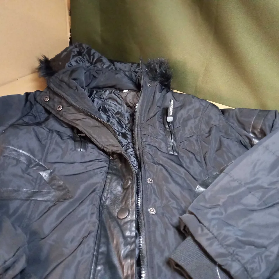 DESIGNER BLACK/HOODED WINTER COAT - SMALL