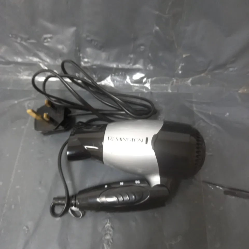 REMINGTON FOLDABLE TRAVEL HAIRDRYER