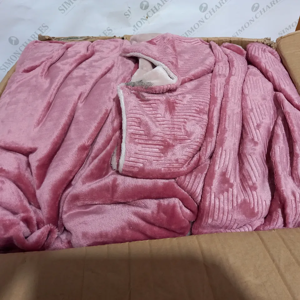 COZEE HOME 2 PACK EMBOSSED VELVETSOFT 4 PIECE DUVET SET