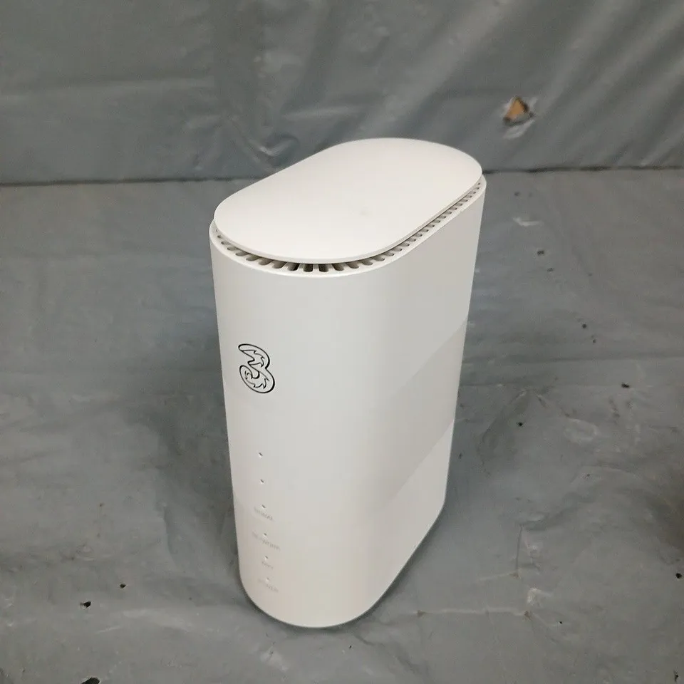 3 ZTE MC801A WIFI HUB 