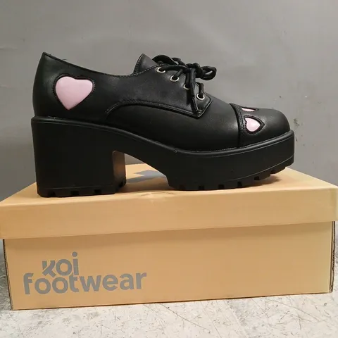 BOXED PAIR OF KOI TENNIN HEART SHOES IN BLACK W. PINK HEARTS SIZE UK 5