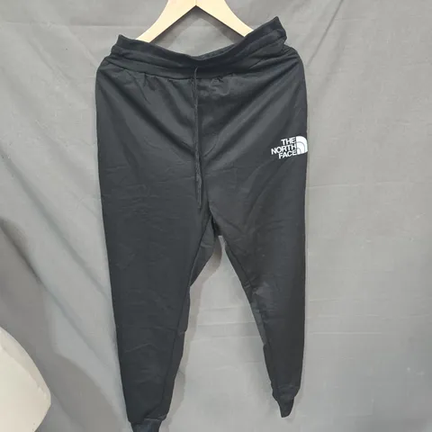 THE NORTH FACE BLACK JOGGER SWEATPANTS – SIZE L