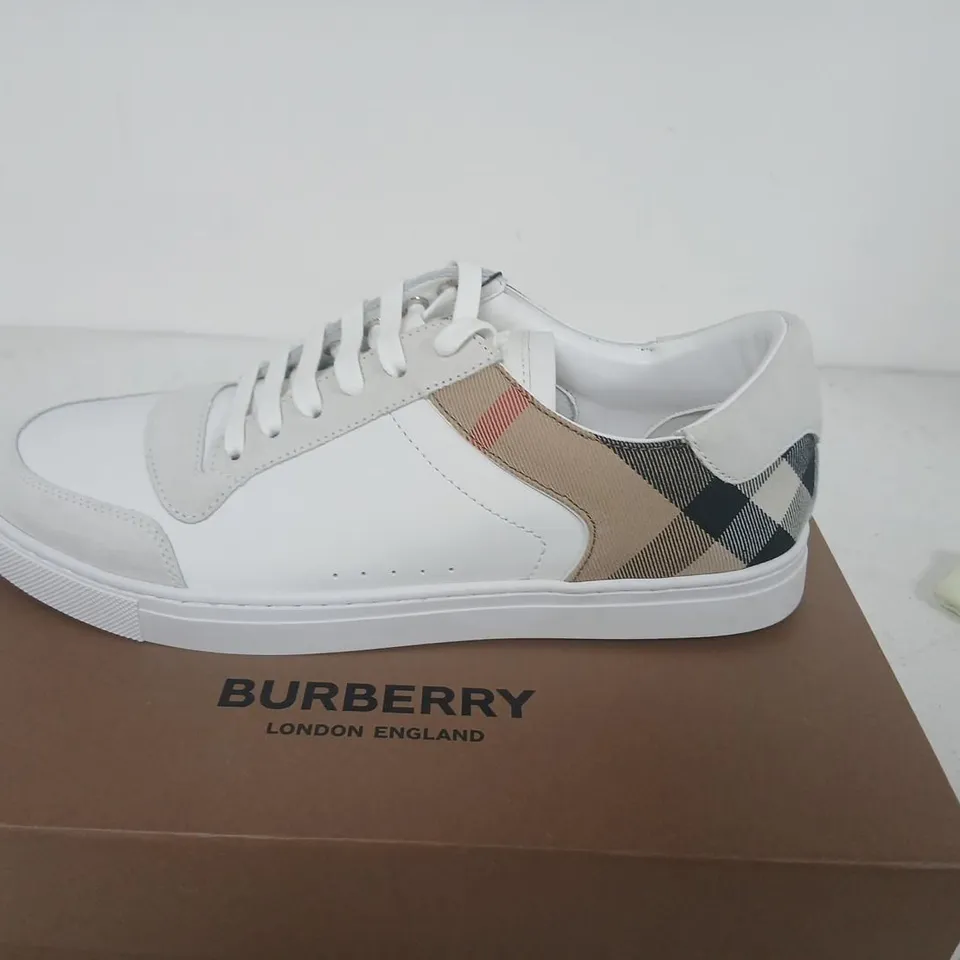BURBERRY LOW TOP SNEAKER – WHITE WITH CHECK PANEL, UK 10 (EUR 44)