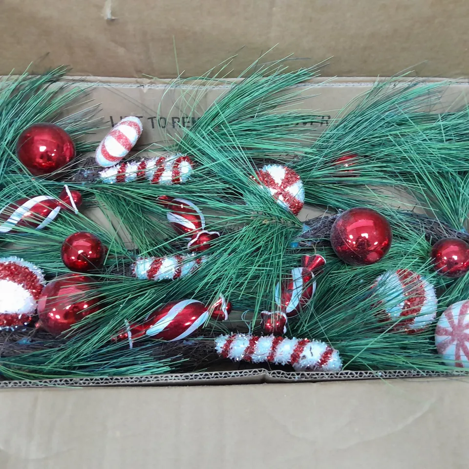 BOXED UNBRANDED DECORATIVE GARLAND