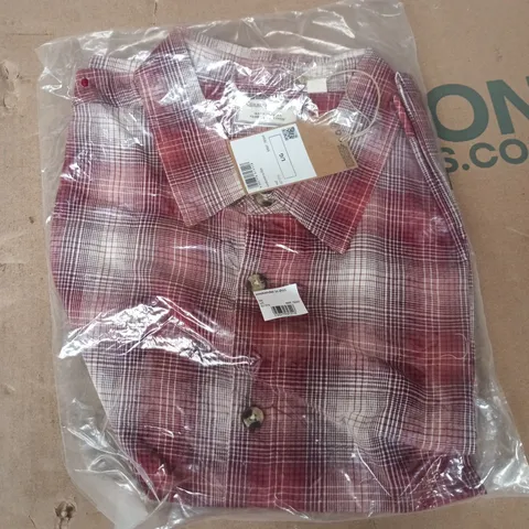 BAGGED MOUNTAIN WAREHOUSE WEEKENDER SS SHIRT IN RED/WHITE - LARGE