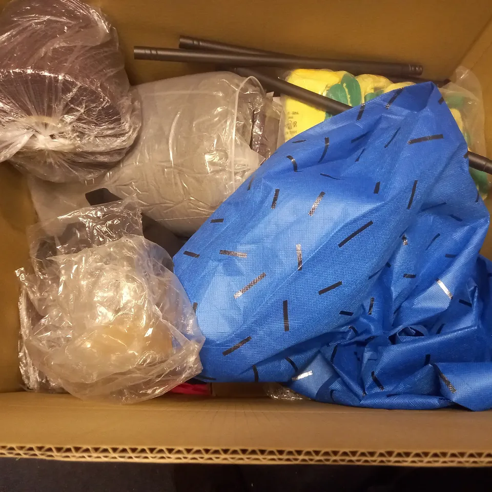 BOX OF APPROXIMATELY 10 ASSORTED ITEMS TO INCLUDE - BOY OR GIFT SET - VERSA FUNNEL - RUBBER LINING ETC