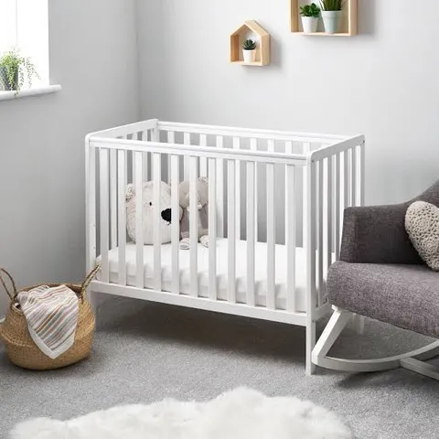 BOXED OBABY BANTAM SPACE SAVER COT WHITE