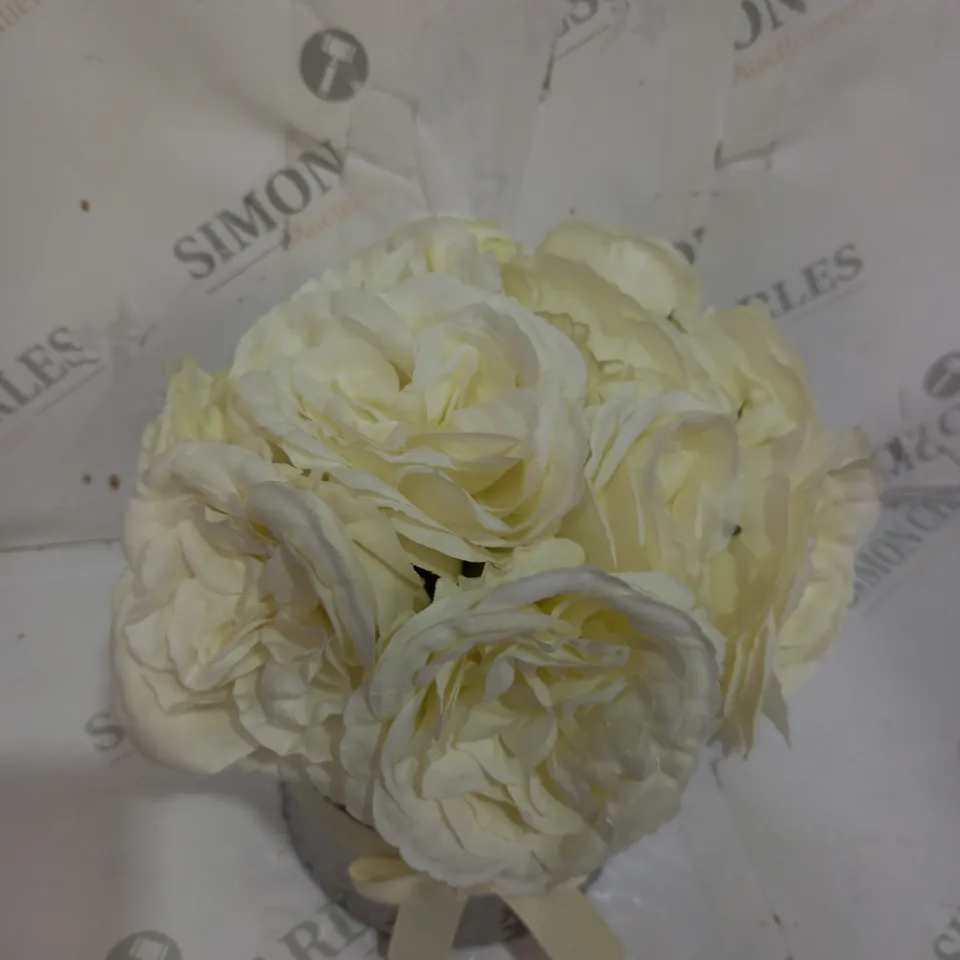 BOXED FAUX FLOWER DÉCOR IN POT