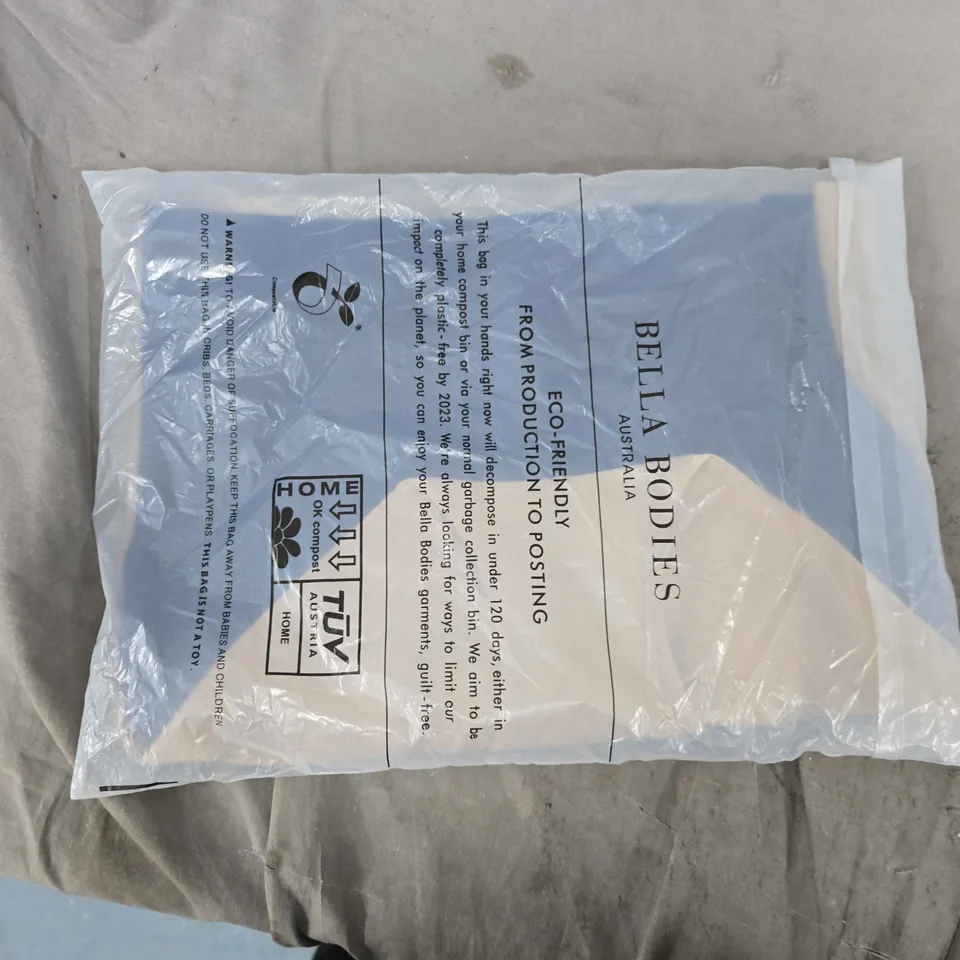 BAGGED PAIR OF BELLA BODIES TRAVEL FIRMING KNICKERS IN SAND & NAVY - SIZE XV