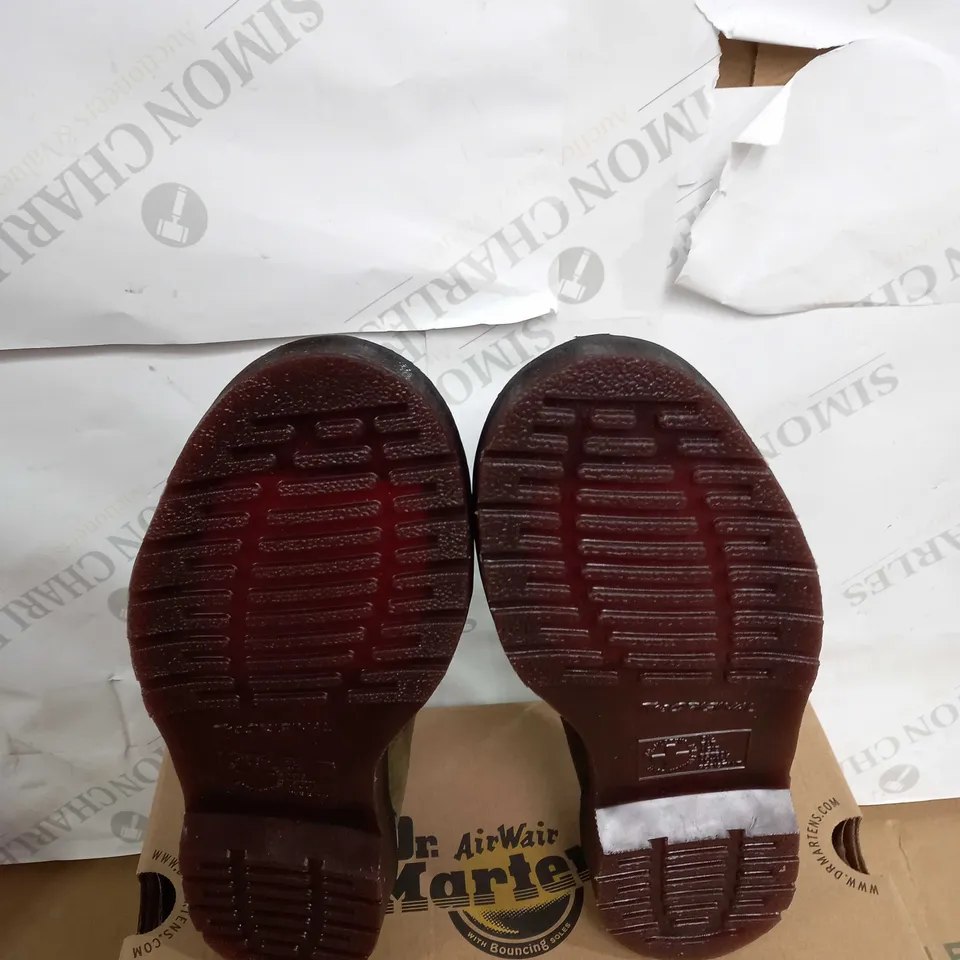 BOXED PAIR OF REPELLO CALF SUDED DR MARTENS SIZE 5