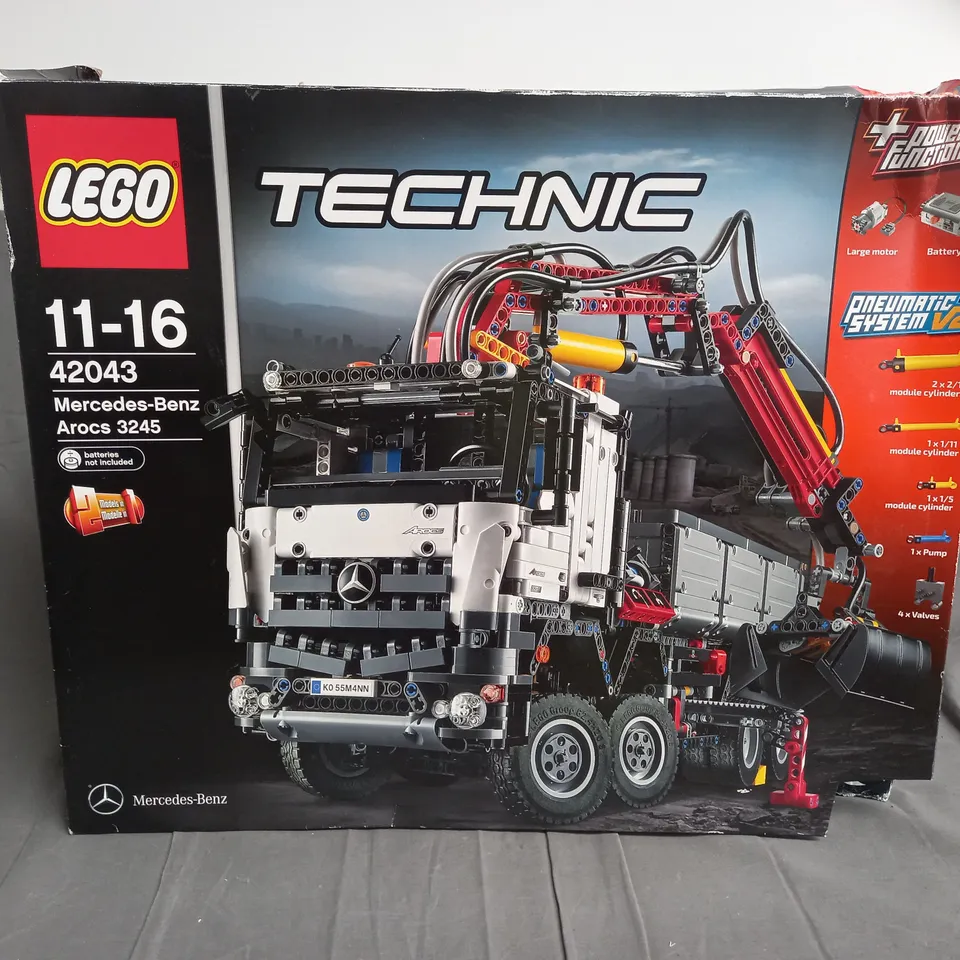 LEGO TECHNIC MERCEDES-BENZ AROCS 3245 - 42043 - AGES 11-16 YEARS