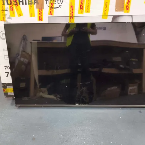 TOSHIBA 70-INCH FIRE TV EDITION TV – MODEL 70QF5D53DB (BOXED) SMASHED SCREEN 