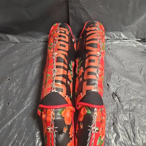 TOP KING SHIN GUARDS - ROSE PATTERN (BLACK), MEDIUM BOXING