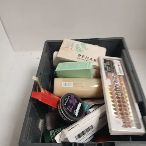 TOTE OF APPROXIMATELY 20 ASSORTED COSMETICS TO INCLUDE: CHRIS APPLETON MONEY MASQUE FOR HAIR