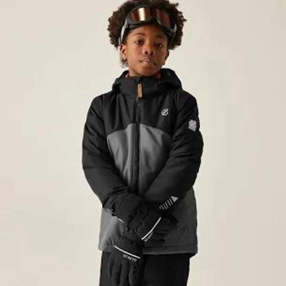 BRAND NEW DARE2BE IMPOSE V JACKET IN BLACK AND IRON GATE - UK 9/10 YRS