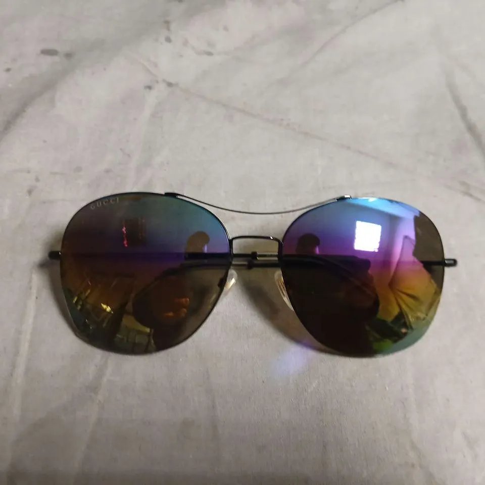 GUCCI AVIATOR SUNGLASSES WITH RAINBOW MIRRORED LENSES