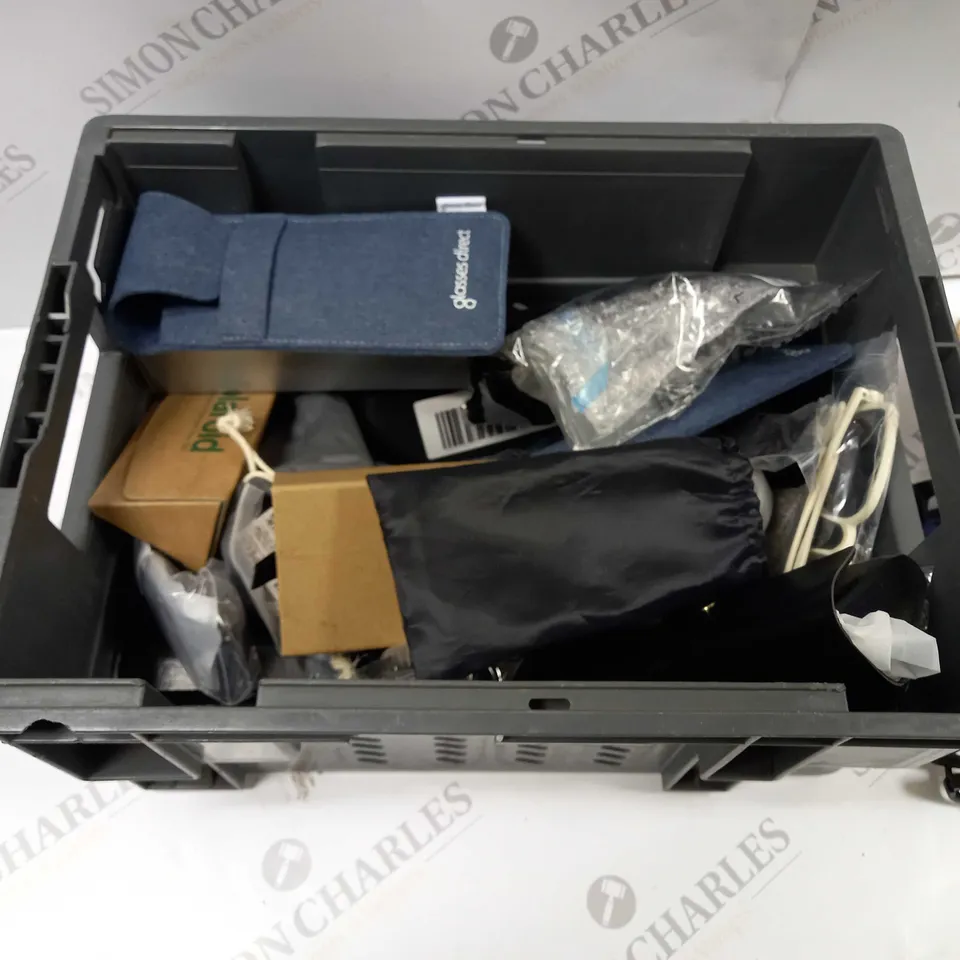 BOX TO CONTAIN APPROX. 30 X ASSORTED PAIRS OF GLASSES & SUNGLASSES. BRANDS AND SIZES VARY 