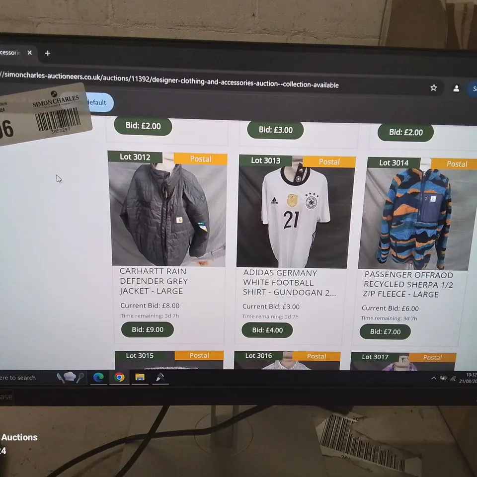 FIVE ASSORTED MONITORS TO INCLUDE; ILYAMA PROLITE B2480HS AND HP HQ TRE 