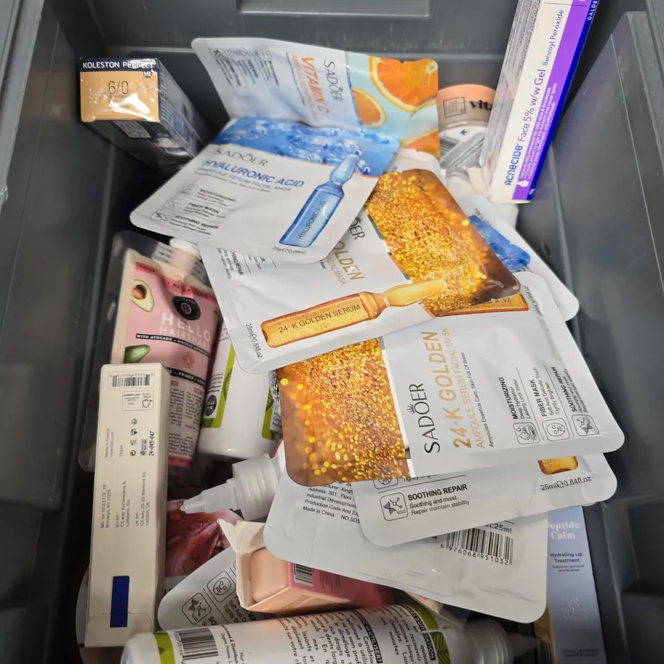 APPROXIMATEY 20 HEALTH AND BEAUTY PRODUCTS TO INCLUDE - HELLO HAIRSHAKE, SADOER AND GARNIER