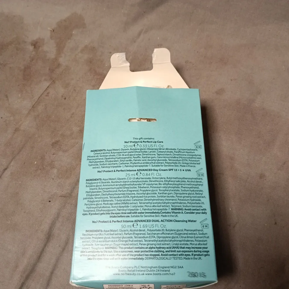 NO7 THE PERFECT TRIO PROTECT AND PERFECT INTENSE GIFT SET