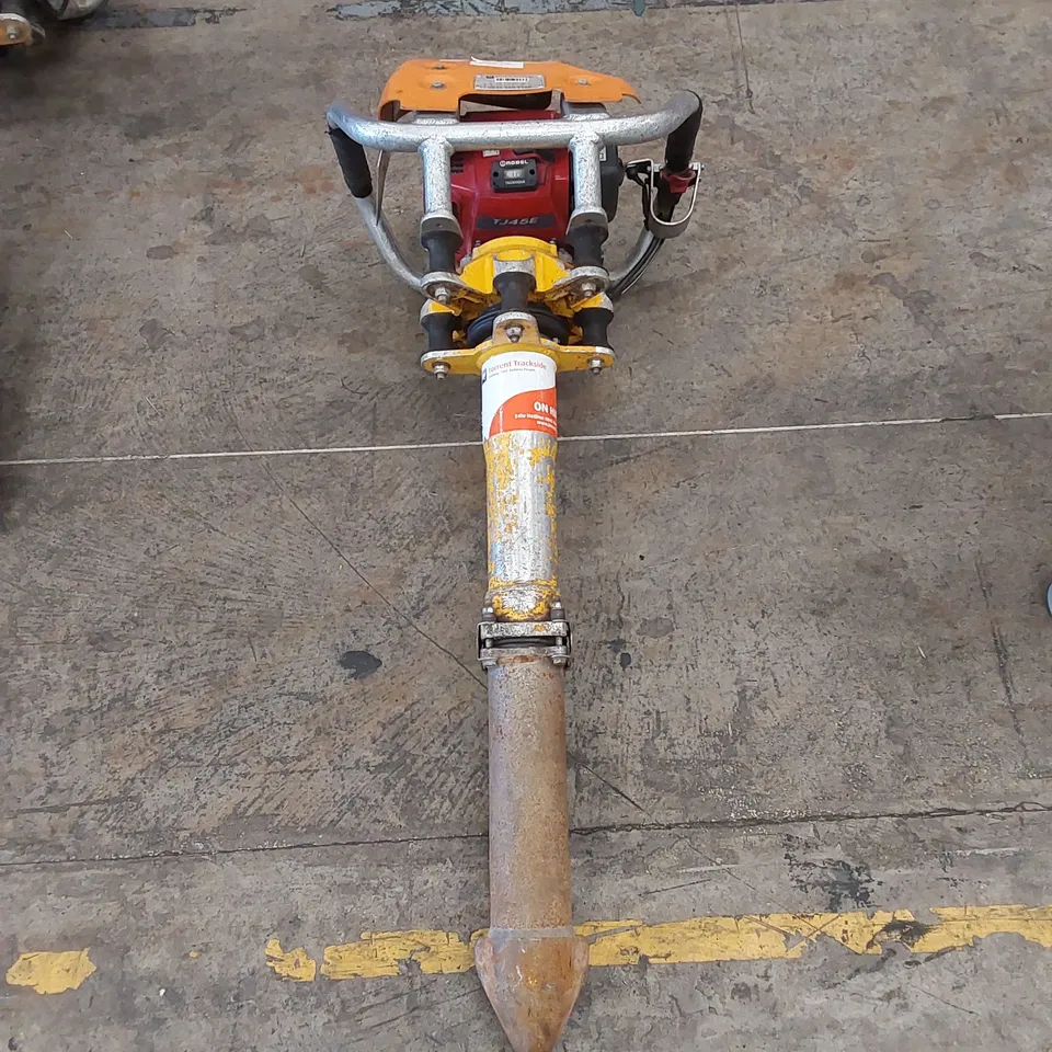 ROBEL 62.05 2 STROKE VERTICAL TAMPER - RAILWAY MAINTENANCE TOOL