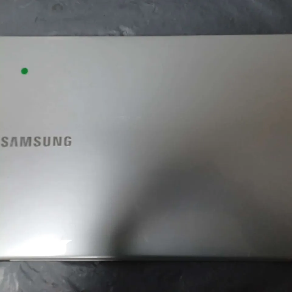 SAMSUNG 370R4E/370R4V/370R5E/3570RE/370R5V	15 INCH	I3-3110M 2.40GHZ