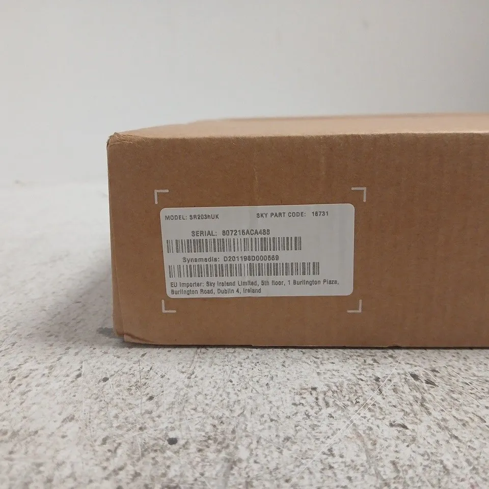  SKY BROADBAND HUB (SR203HUK) DUAL-BAND WIRELESS ROUTER KIT BOXED