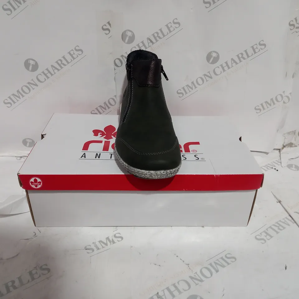 BOXED RIEKER FLEECE LINED BOOTS SIZE 40