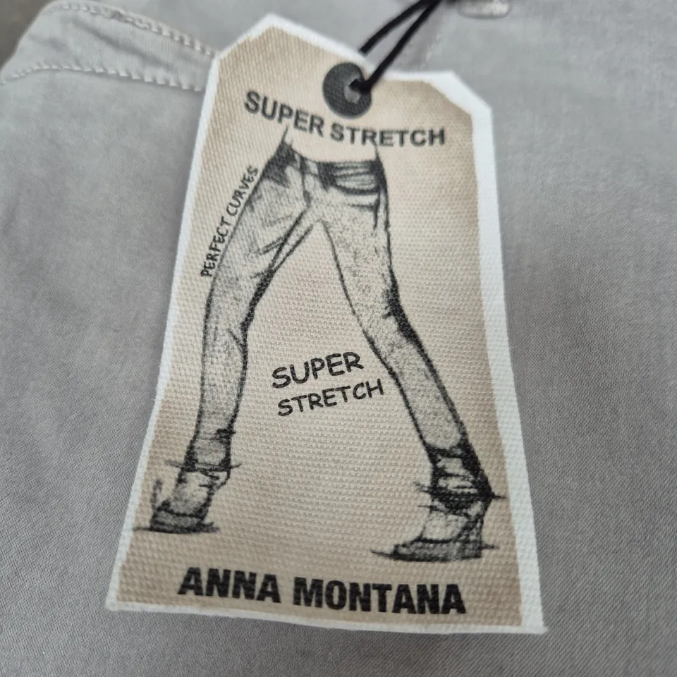 ANNA MONTANA SUPER STRETCH JEANS – WOMEN'S UK16 (EU44), INSEAM 32 IN, SILVER