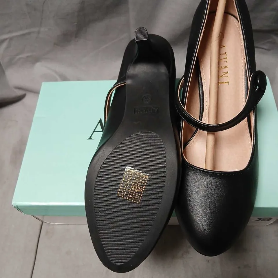 AJVANI COLLECTION BLACK PU MARY JANE HEELS – UK 6 (EU 39)