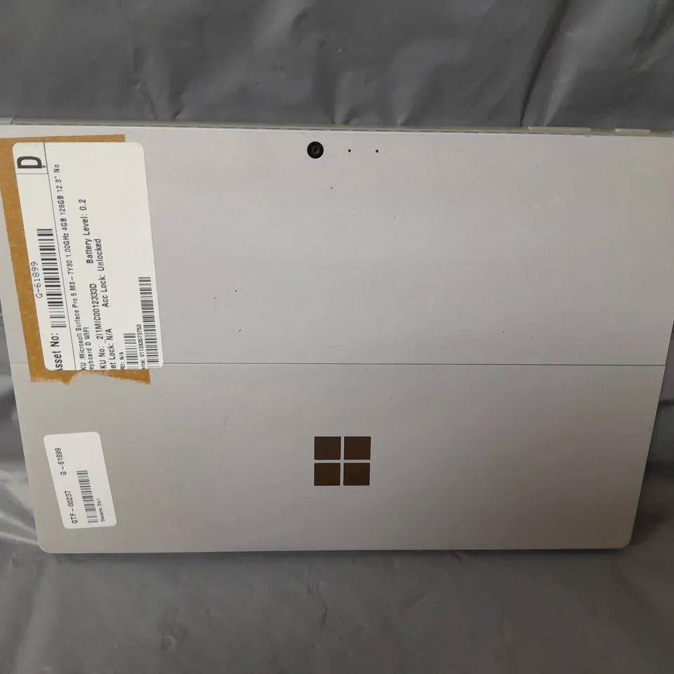 UNBOXED MICROSOFT SURFACE PRO 5 M3-7Y30 1GHZ 4GB 128GB TABLET