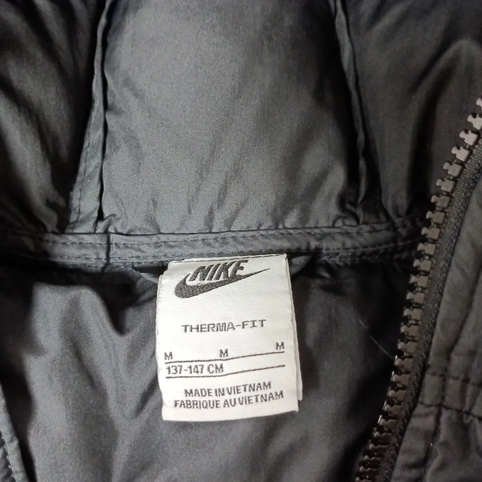 NIKE THERMA-FIT PUFFER JACKET – BLACK, SIZE M (137 - 147CM) CHILDRENS