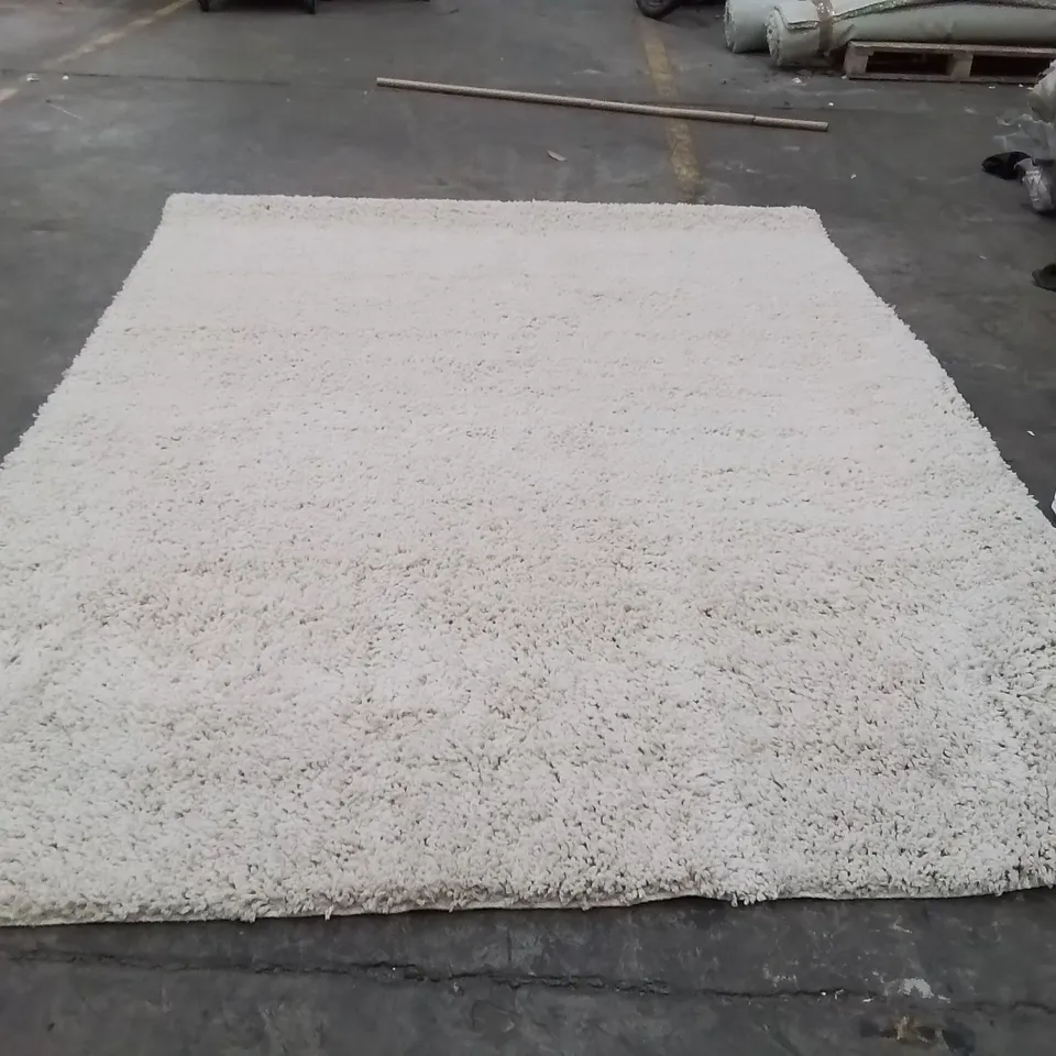 QUALITY DESIGNER AREA RUG APPROXIMATELY 275X200CM