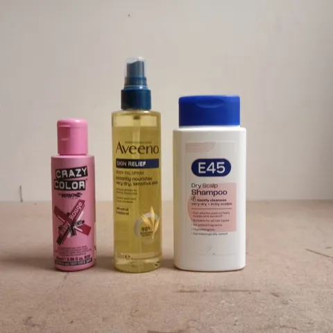 APPROXIMATELY 12 ASSORTED COSMETIC ITEMS TO INCLUDE E45, AVEENO, ETC - COLLECTION ONLY