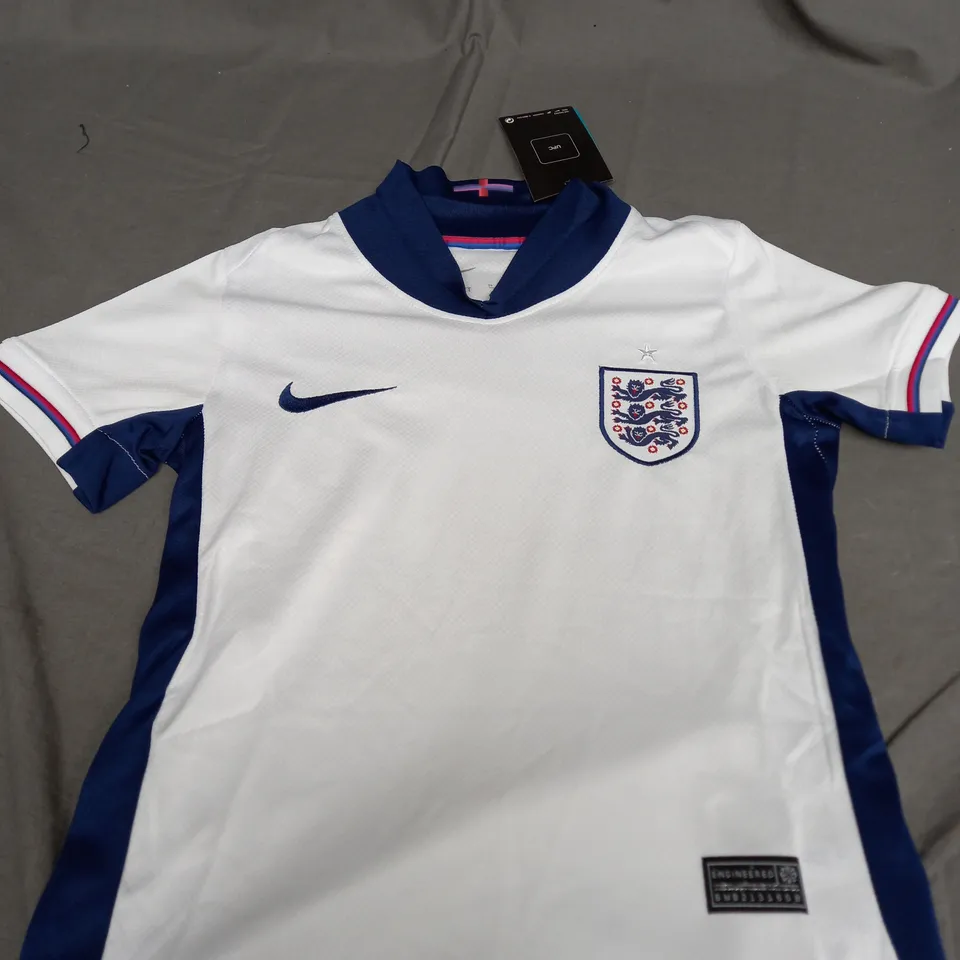 ENGLAND FC HOME SHIRT AND SHORTS SIZE 20 - KIDS