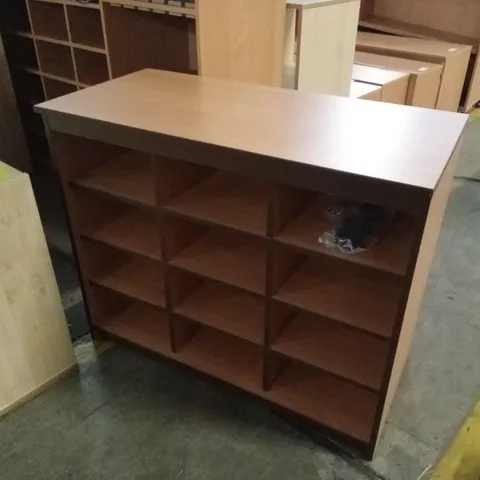 12 COMPARTMENT STORAGE UNIT