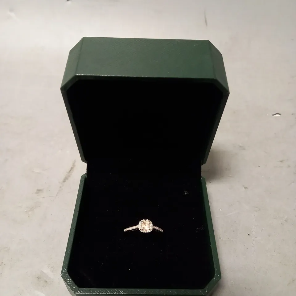 SISGEM JEWELLERS 9CT WHITE & ROSE GOLD RING