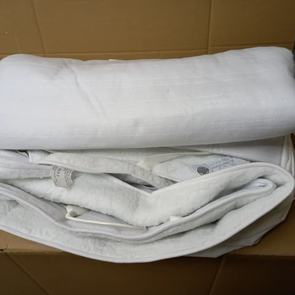 DREAMLAND INTELIHEAT HEATED MATTRESS PROTECTOR