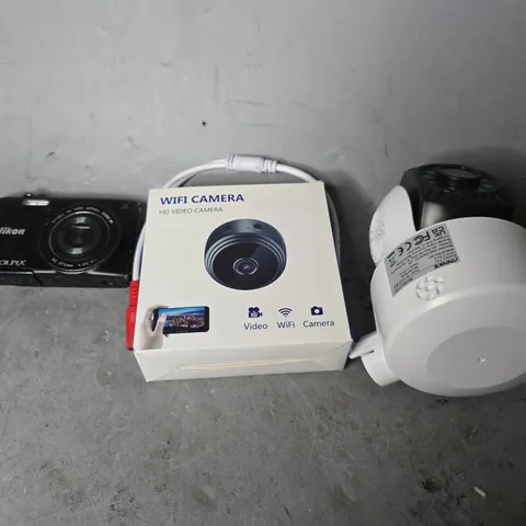 APPROXIMATELY 5 ASSORTED ITEMS TO INCLUDE - NIKON COOLPIX , WIFI CAMERA , ANNKE ETC