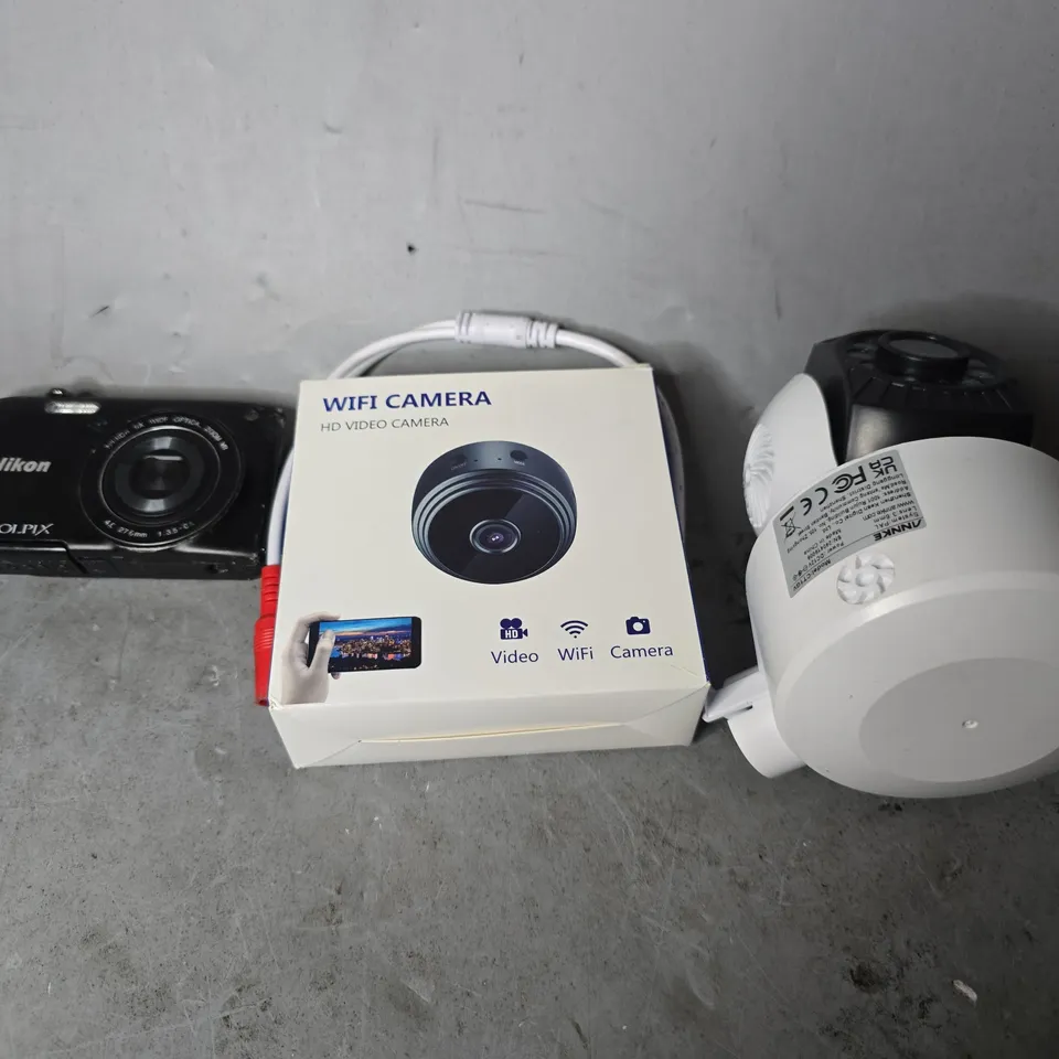 APPROXIMATELY 5 ASSORTED ITEMS TO INCLUDE - NIKON COOLPIX , WIFI CAMERA , ANNKE ETC