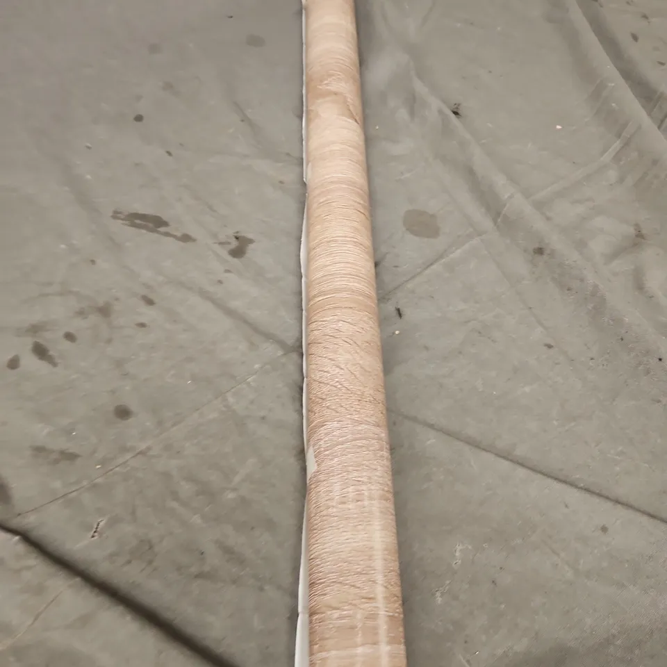 BOX OF APPROX 10 ASSORTED ITMS TO INCLUDE - SAMSUNG DA29-10105J REFRIGERATOR WATER FILTER (BOXED) + ANTI-SLIP BATH MAT + WOOD-TEXTURED CYLINDER – COLLECTION ONLY