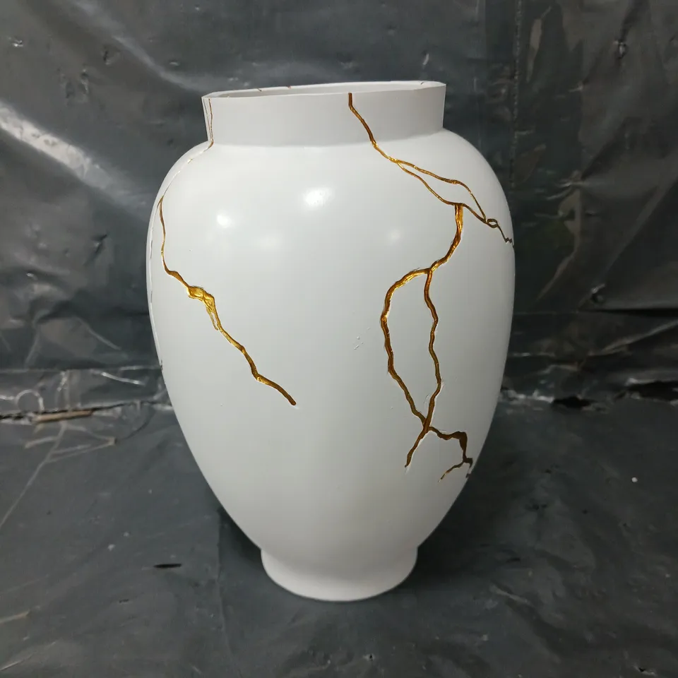 HAUTE COLLAGE WHITE/GOLD EFFECT VASE - COLLECTION ONLY 