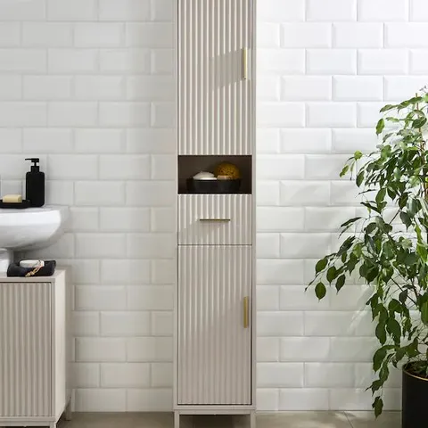 FAREHAM TALLBOY UNIT