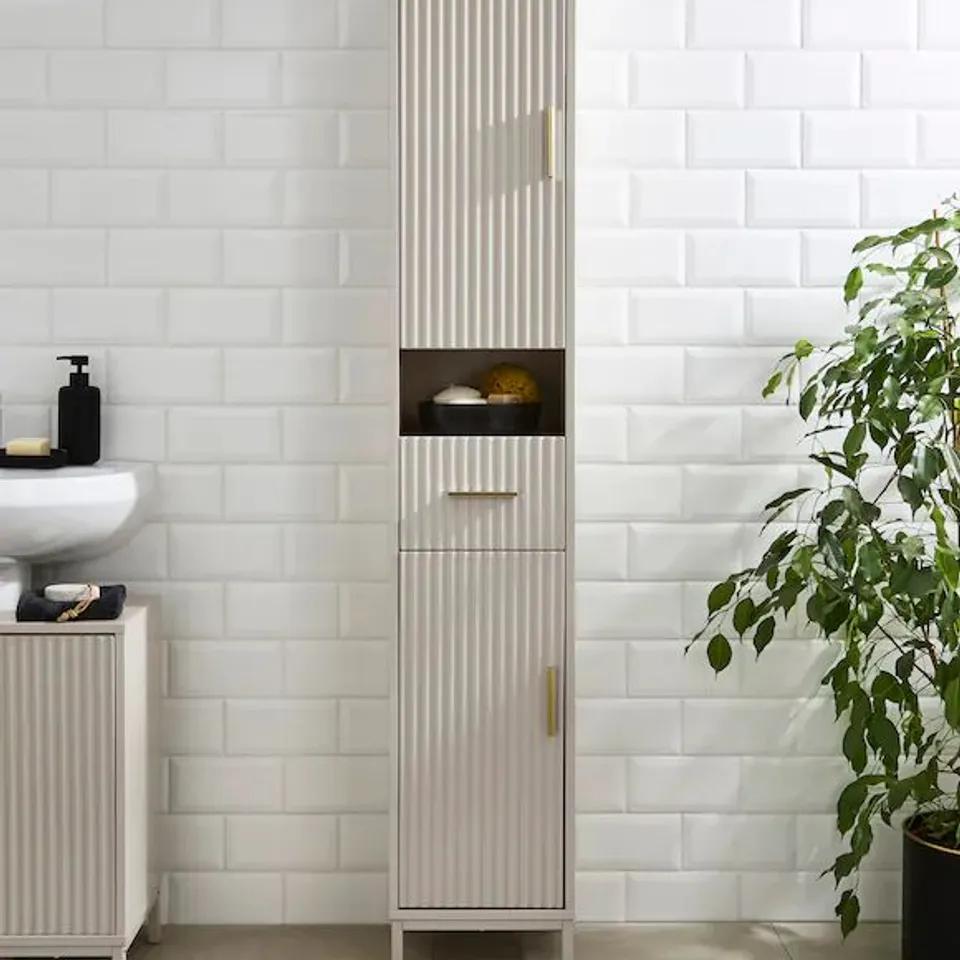 FAREHAM TALLBOY UNIT