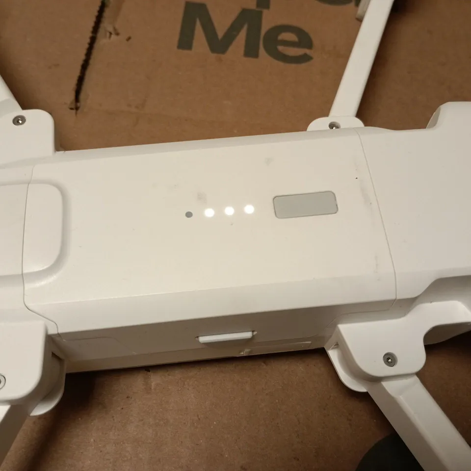 FIMI X8 SE DRONE WITH CONTROLLER, CASE & ACCESSORIES